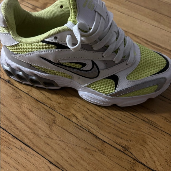 Nike White and Lime Sneakers - Picture 4 of 7